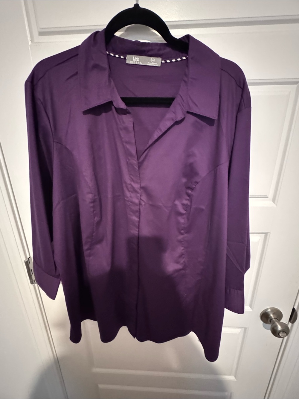 Lee Women's Deep Purple Button-Front Blouse